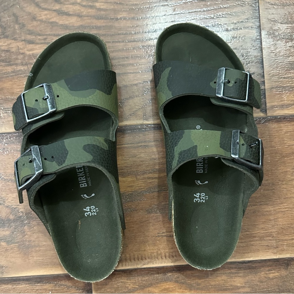 Boys Birkenstock size 34 Camo sandals